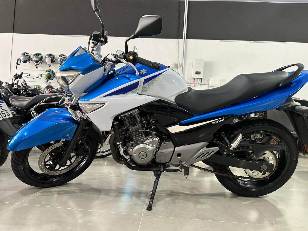 SUZUKI INAZUMA 250 2015