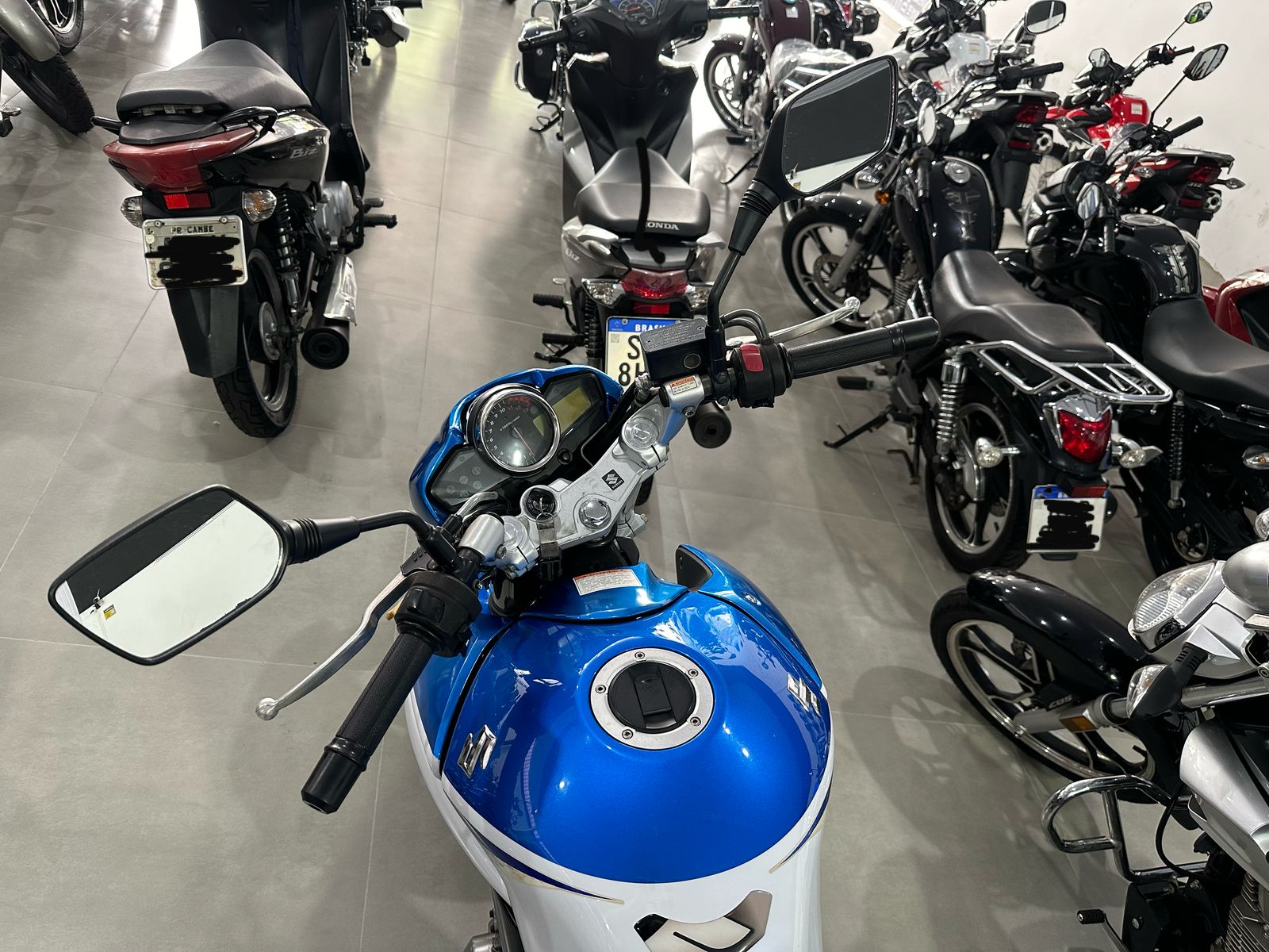 SUZUKI INAZUMA 250 2015