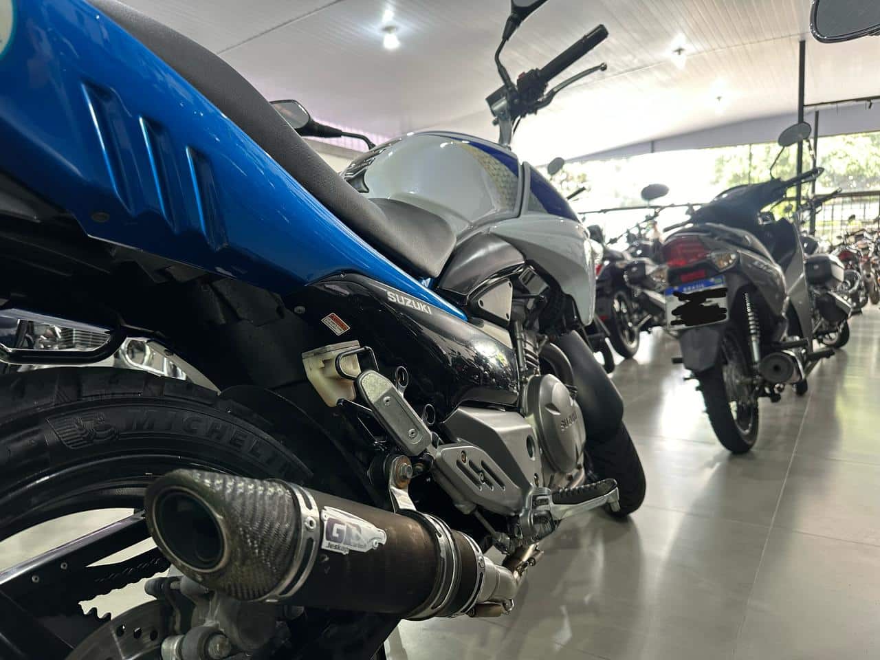 SUZUKI INAZUMA 250 2015